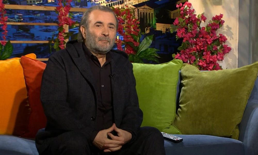 Συγκλονίζει ο Λάκης Λαζόπουλος: «Σκούπιζα τα αίματα σαν να έπεφτε χαλάζι στο παρμπρίζ»